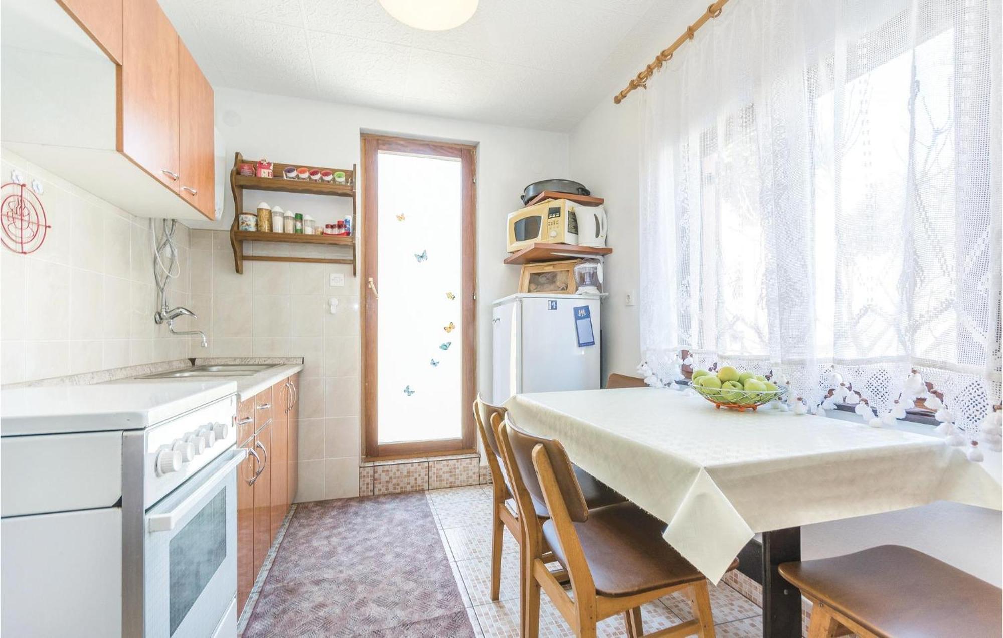 Amazing Apartment In Pavicini With Kitchen Екстер'єр фото