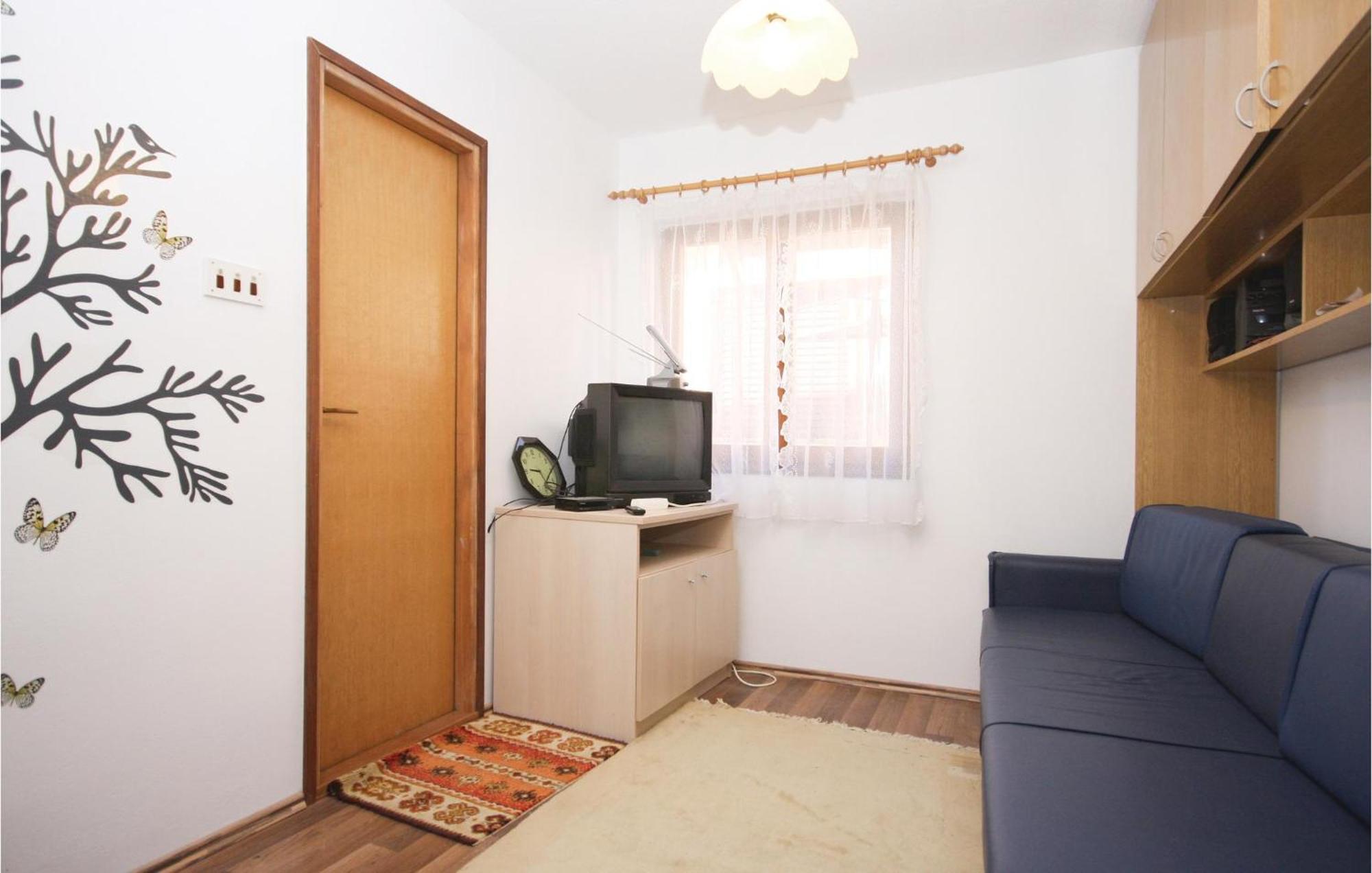 Amazing Apartment In Pavicini With Kitchen Екстер'єр фото