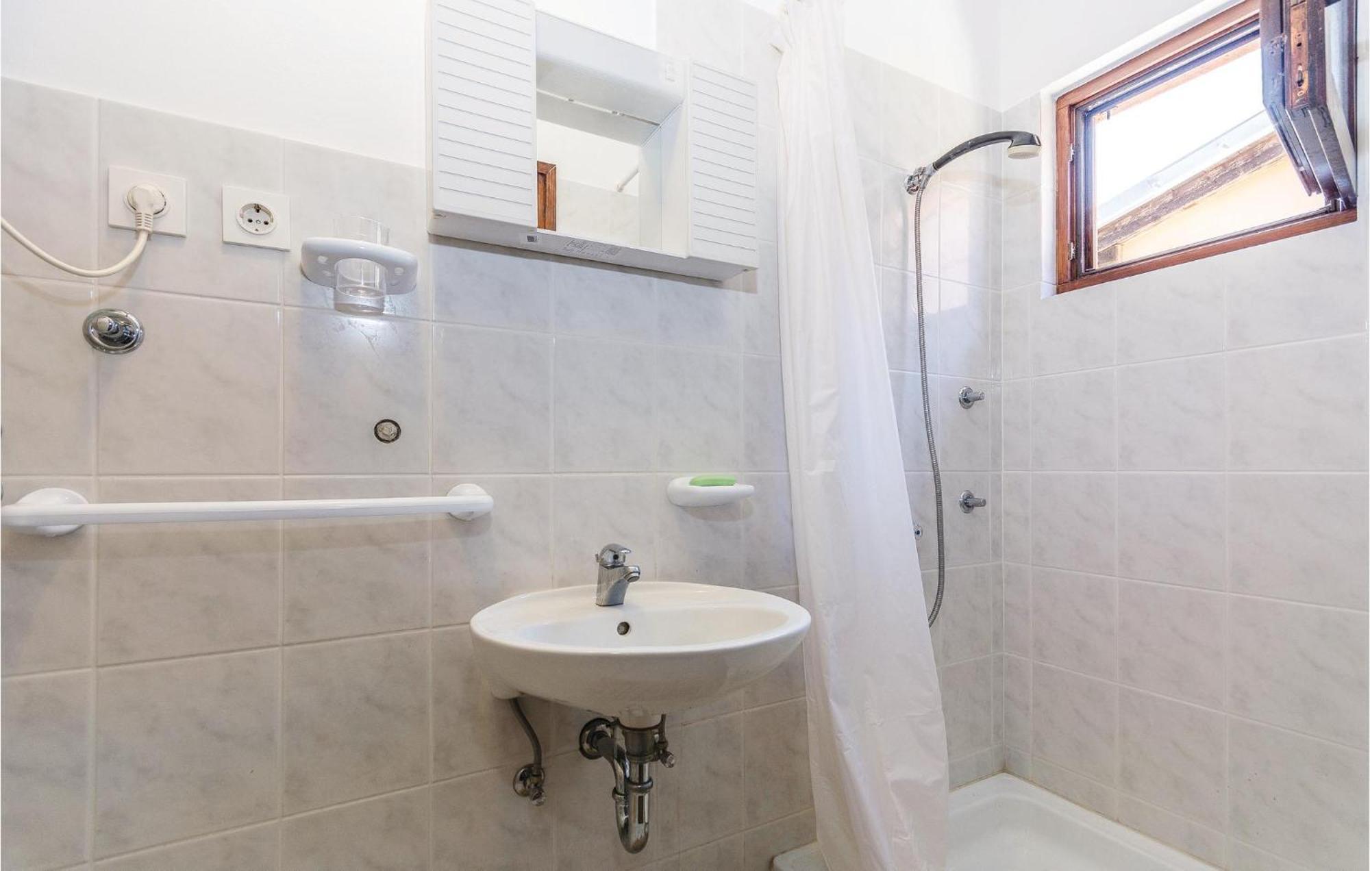 Amazing Apartment In Pavicini With Kitchen Екстер'єр фото